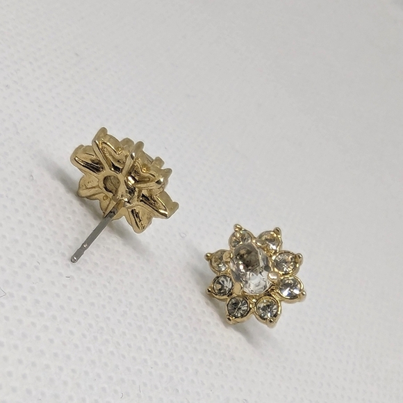 ✨ Crystal Cluster Studs! Bridal/Everyday Bling! 💎 - Picture 2 of 3